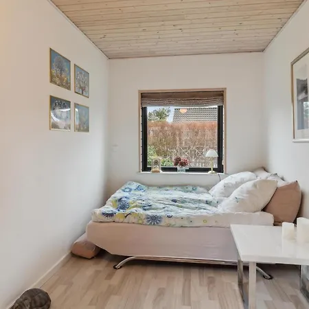 2 Bedroom Awesome In Hébergement de vacances Gorlev