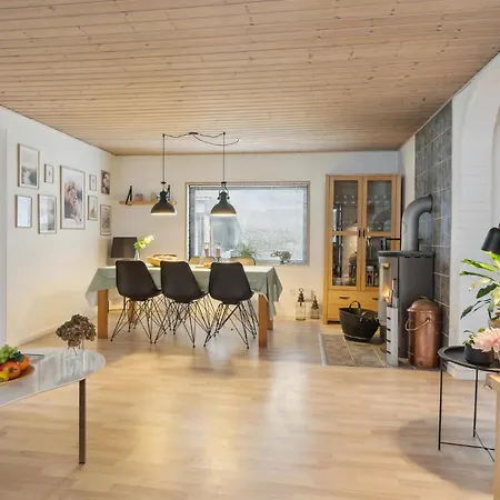 Prázdninový dům Cozy In With Wifi *