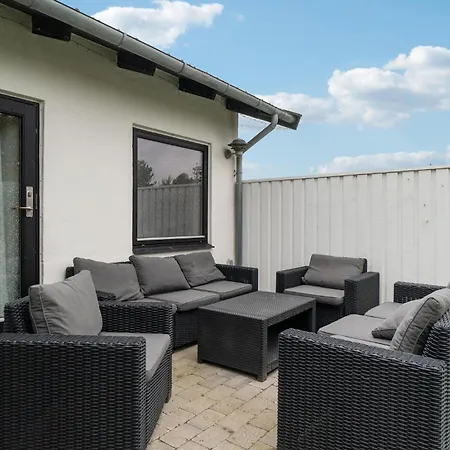 Hébergement de vacances 2 Bedroom Awesome In